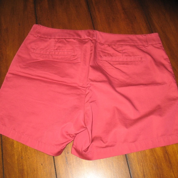 Women's Dockers Shorts Mid Rise Curvy Red 14 B3 - Picture 2 of 2